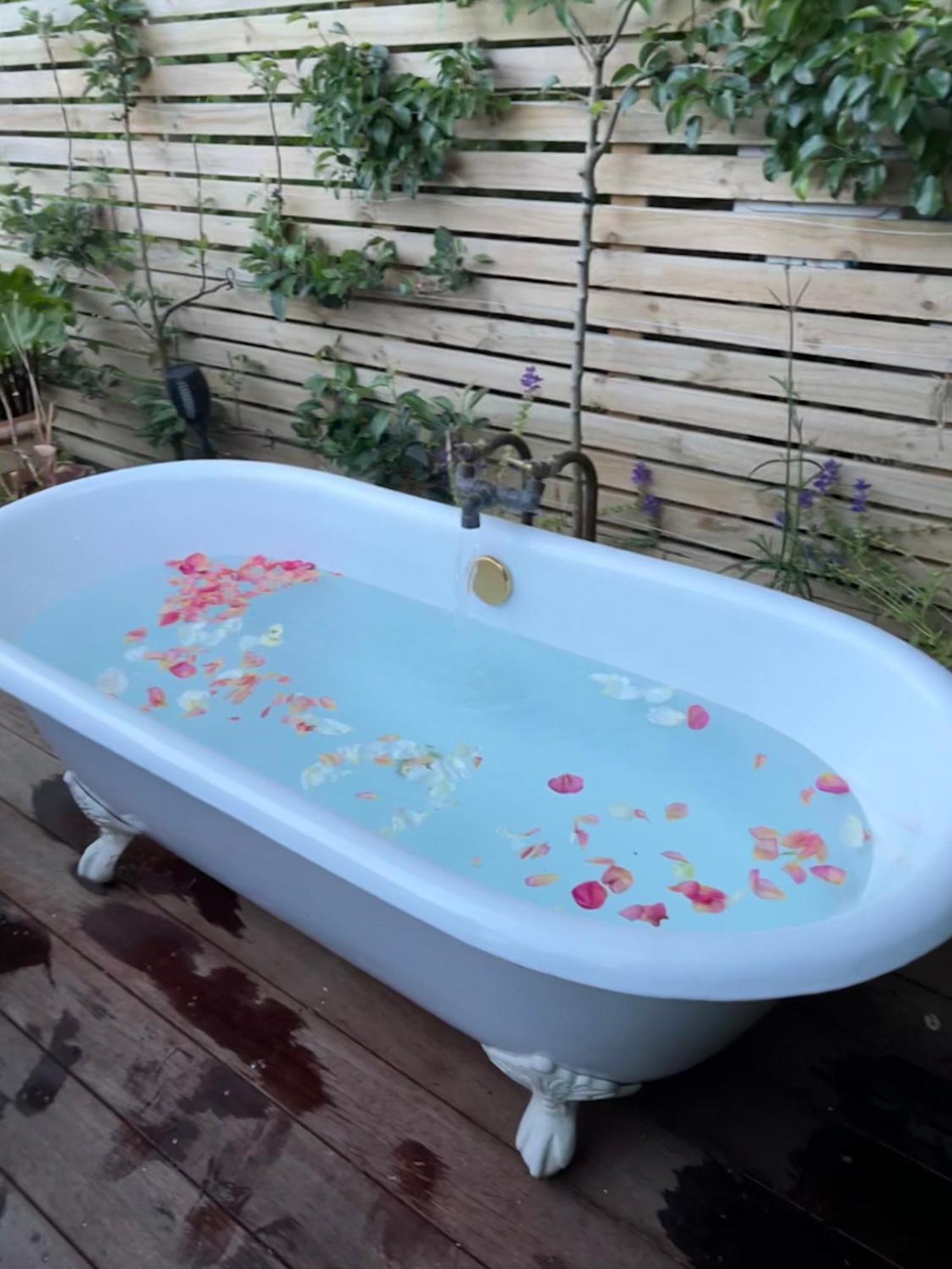 Gardeners' Cottage Matangi エクステリア 写真